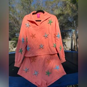 Queen of sparkles set M like new. It’s oversized